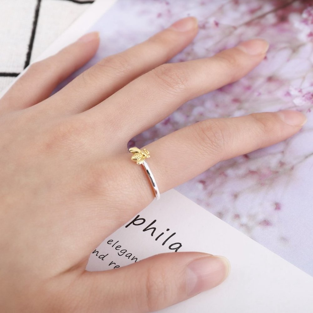 Dainty 18K Gold Honey Bee Insect Honeybee Ring - Picture 5 of 8